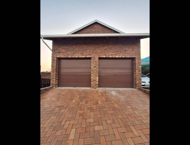 3 BEDROOM PROPERTY TO RENT IN VAN RIEBEECK PARK